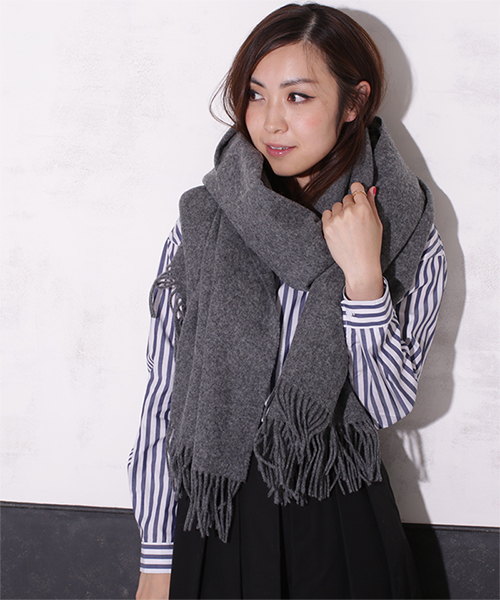 NANO universe（ナノユニバース）の「GLEN PRINCE/大判WOOLカラーストール（ストール/ショール・レディース・ピンク/ベージュ/ブルー/チャコール/ネイビー/ブラック・FREE）」の3枚目の写真
