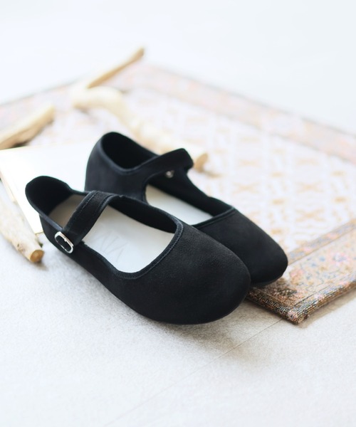 VIVIAN（ヴィヴィアン）の「ラウンドトゥストラップフラットメリージェーンシューズ（バレエシューズ・レディース・ブラック/ダークブラウン/シルバー/ベージュ/ブラウン/グレー系その他7/ホワイト/ベージュ系その他/ベージュ系その他3/ブラック系その他/D/ブラック系その他3/レディッシュグレー/ピンクベージュ/ブラック系その他7/ベージュ系その他7・S/M/L/LL/SS/17/18/19/20）」の4枚目の写真