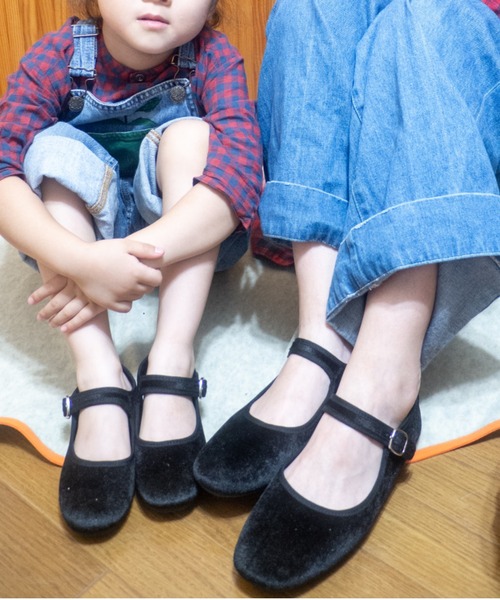 VIVIAN（ヴィヴィアン）の「ラウンドトゥストラップフラットメリージェーンシューズ（バレエシューズ・レディース・ブラック/ダークブラウン/シルバー/ベージュ/ブラウン/グレー系その他7/ホワイト/ベージュ系その他/ベージュ系その他3/ブラック系その他/D/ブラック系その他3/レディッシュグレー/ピンクベージュ/ブラック系その他7/ベージュ系その他7・S/M/L/LL/SS/17/18/19/20）」の5枚目の写真