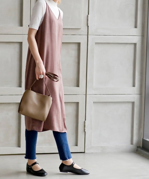 VIVIAN（ヴィヴィアン）の「ラウンドトゥストラップフラットメリージェーンシューズ（バレエシューズ・レディース・ブラック/ダークブラウン/シルバー/ベージュ/ブラウン/グレー系その他7/ホワイト/ベージュ系その他/ベージュ系その他3/ブラック系その他/D/ブラック系その他3/レディッシュグレー/ピンクベージュ/ブラック系その他7/ベージュ系その他7・S/M/L/LL/SS/17/18/19/20）」の22枚目の写真