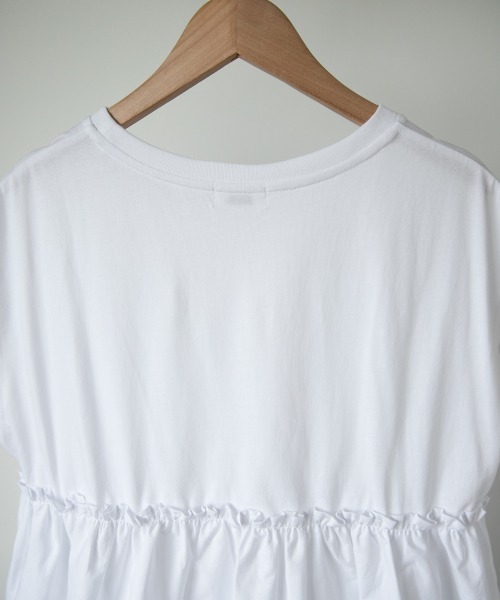 LOWRYS FARM(ローリーズファーム)の「フハクキリカエフレンチスリーブ 892690(Tシャツ/カットソー・レディース・ブラック/オフホワイト/カーキ・FREE)」の16枚目の写真