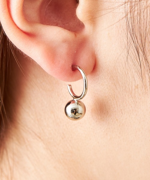 Cookie Chocolate（クッキーチョコレート）の「メタルボールピアス（ピアス（両耳用）・レディース・シルバー/ゴールド・FREE）」の2枚目の写真