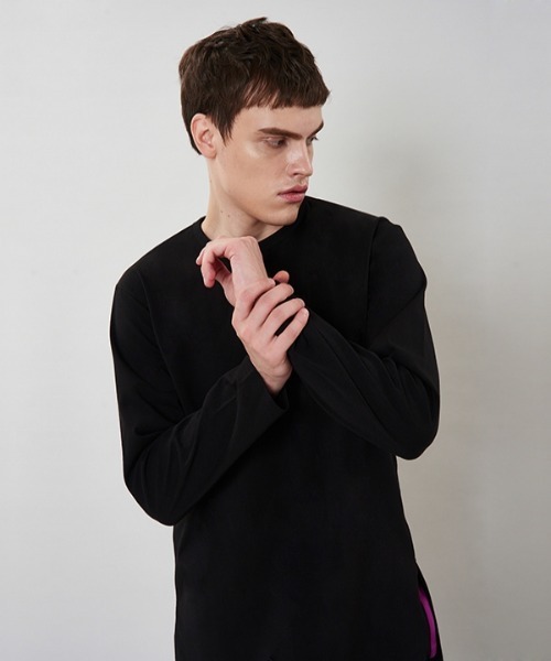 VABEU(バーベウ)の「【VABEU 】サイドラインポイントティーシャツ / Sideline Pointed T-shirts(Tシャツ/カットソー・メンズ・ブラック/グレー/アイボリー・LARGE/XX-LARGE)」の1枚目の写真