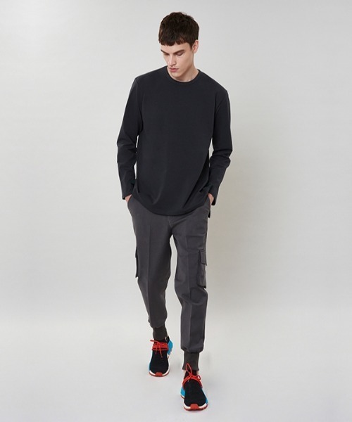 VABEU(バーベウ)の「【VABEU 】サイドラインポイントティーシャツ / Sideline Pointed T-shirts(Tシャツ/カットソー・メンズ・ブラック/グレー/アイボリー・LARGE/XX-LARGE)」の7枚目の写真