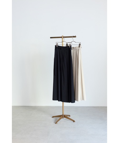 mici（ミチ）の「(mici)タックボリュームスカート（スカート・レディース・ベージュ/ネイビー・MEDIUM/SMALL）」の10枚目の写真