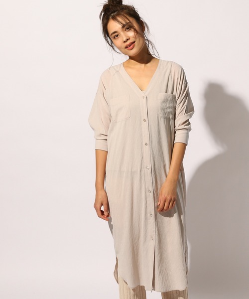 BAYFLOW（ベイフロー）の「シアーシャツワンピース（ワンピース・レディース・ブラック/ベージュ/ライトグリーン・FREE）」の2枚目の写真