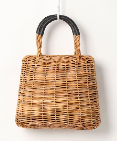 MADEMOISELLE ROPE'（マドモアゼル ロペ）の「【Odds】シェルバスケットバッグ（かごバッグ・レディース・ベージュ・FREE）」の2枚目の写真