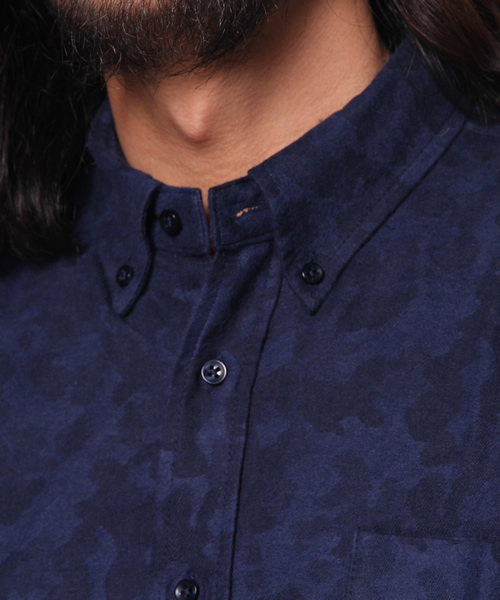 WHO'S WHO gallery（フーズフーギャラリー）の「POPカモフラジャガード起毛シャツ（シャツ/ブラウス・メンズ・ネイビー/カーキ/ブラウン・LARGE/MEDIUM）」の4枚目の写真