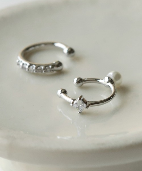 ANEMONE（アネモネ）の「小粒パールとビジューのイヤーカフ（イヤーカフ・レディース・ゴールド/シルバー・FREE）」の2枚目の写真