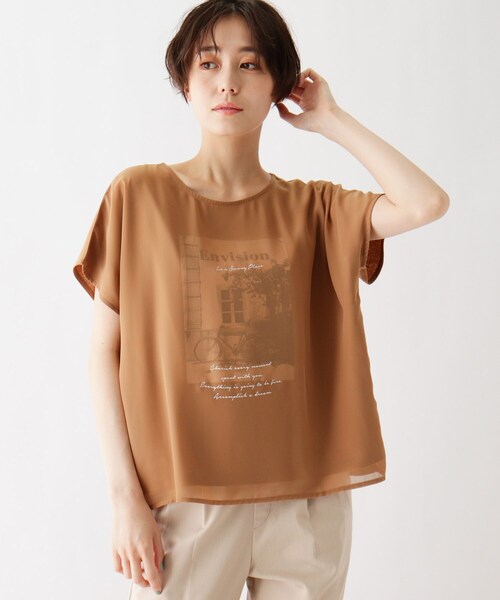DRESKIP（ドレスキップ）の「◆ひんやりシフォンレイヤード転写プリントTシャツ（Tシャツ/カットソー・レディース・オフホワイト/ライトベージュ/黄緑系/キャメル/ブラック/パープル・03/02/04）」の6枚目の写真