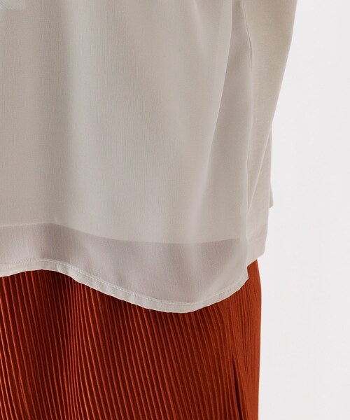 DRESKIP（ドレスキップ）の「◆ひんやりシフォンレイヤード転写プリントTシャツ（Tシャツ/カットソー・レディース・オフホワイト/ライトベージュ/黄緑系/キャメル/ブラック/パープル・03/02/04）」の12枚目の写真