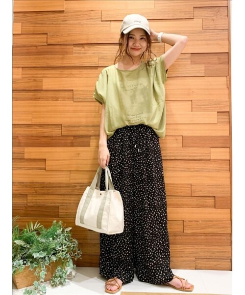 DRESKIP（ドレスキップ）の「◆ひんやりシフォンレイヤード転写プリントTシャツ（Tシャツ/カットソー・レディース・オフホワイト/ライトベージュ/黄緑系/キャメル/ブラック/パープル・03/02/04）」の15枚目の写真