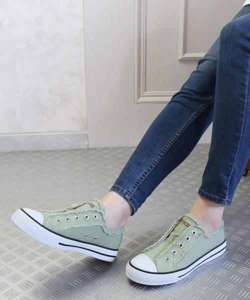 moz(モズ)の「moz(モズ)ひも無しキャンバススニーカー(スニーカー・レディース・ホワイト/ブラック/グレー/マスタード/ベージュ/ライトグリーン/オレンジ/チャコールグレー/ブラック系その他・23.5cm/24.0cm/24.5cm/22.5cm/23.0cm)」の12枚目の写真