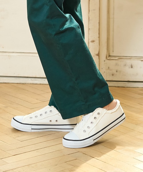 moz(モズ)の「moz(モズ)ひも無しキャンバススニーカー(スニーカー・レディース・ホワイト/ブラック/グレー/マスタード/ベージュ/ライトグリーン/オレンジ/チャコールグレー/ブラック系その他・23.5cm/24.0cm/24.5cm/22.5cm/23.0cm)」の20枚目の写真