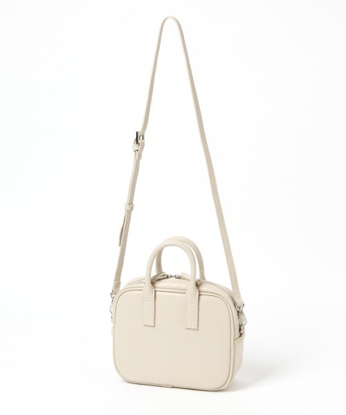 LOWRYS FARM(ローリーズファーム)の「2WAYボストンバッグ 958281(ボストンバッグ・レディース・アイボリー/ブラック/ダークブラウン・FREE)」の4枚目の写真