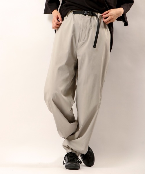 POWER TO THE PEOPLE（パワートゥーザピープル）の「POWER TO THE PEOPLE MOVINGナイロンジョガーパンツ（その他パンツ・メンズ・ブラウン/ライトグレー/ブラック・M/LL/L）」の3枚目の写真