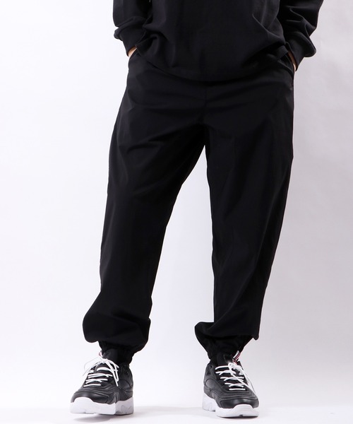 POWER TO THE PEOPLE（パワートゥーザピープル）の「POWER TO THE PEOPLE MOVINGナイロンジョガーパンツ（その他パンツ・メンズ・ブラウン/ライトグレー/ブラック・M/LL/L）」の2枚目の写真