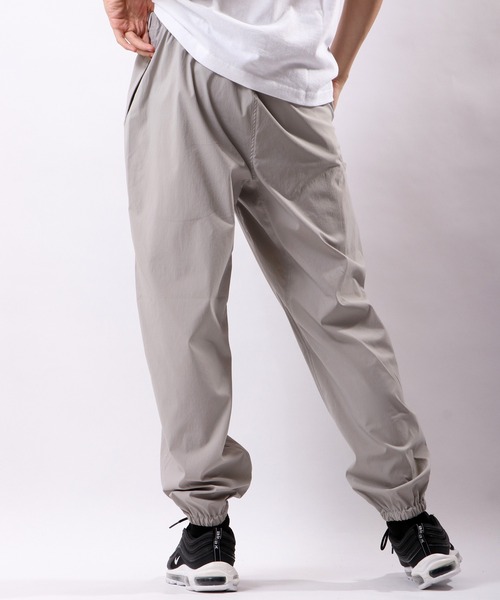 POWER TO THE PEOPLE（パワートゥーザピープル）の「POWER TO THE PEOPLE MOVINGナイロンジョガーパンツ（その他パンツ・メンズ・ブラウン/ライトグレー/ブラック・M/LL/L）」の18枚目の写真