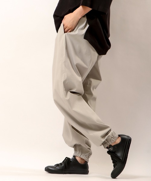 POWER TO THE PEOPLE（パワートゥーザピープル）の「POWER TO THE PEOPLE MOVINGナイロンジョガーパンツ（その他パンツ・メンズ・ブラウン/ライトグレー/ブラック・M/LL/L）」の8枚目の写真