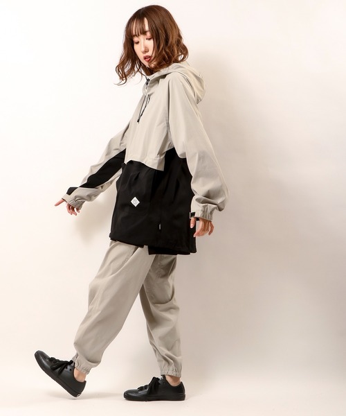 POWER TO THE PEOPLE（パワートゥーザピープル）の「POWER TO THE PEOPLE MOVINGナイロンジョガーパンツ（その他パンツ・メンズ・ブラウン/ライトグレー/ブラック・M/LL/L）」の12枚目の写真