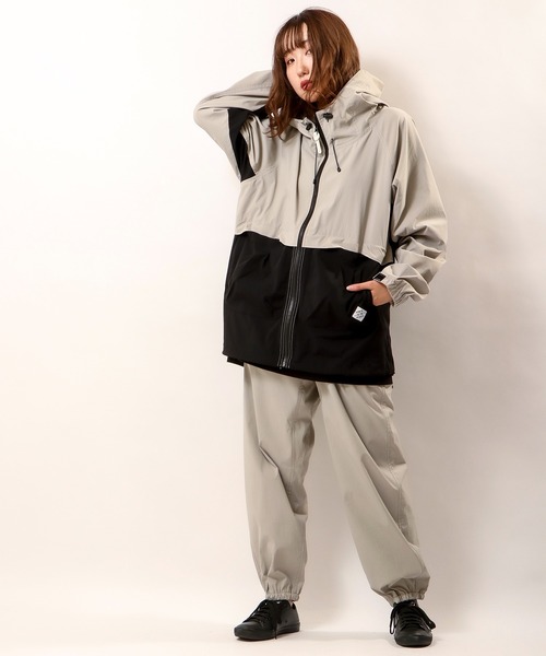 POWER TO THE PEOPLE（パワートゥーザピープル）の「POWER TO THE PEOPLE MOVINGナイロンジョガーパンツ（その他パンツ・メンズ・ブラウン/ライトグレー/ブラック・M/LL/L）」の15枚目の写真