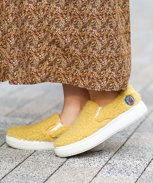 チチカカ（チチカカ）の「ボアスリッポン（スリッポン・レディース・ホワイト/イエロー/ブラウン/ブラック・MEDIUM/LARGE）」の4枚目の写真