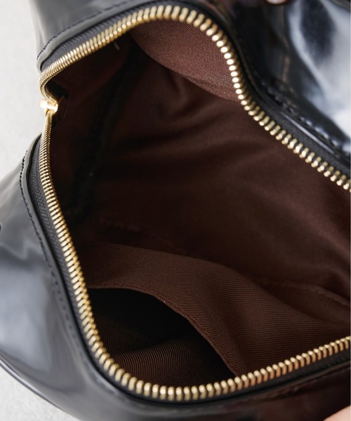 OLIVE des OLIVE（オリーブデオリーブ）の「キューブショルダーバッグ（ショルダーバッグ・レディース・オフホワイト/ブラック/ダークブラウン・FREE）」の17枚目の写真