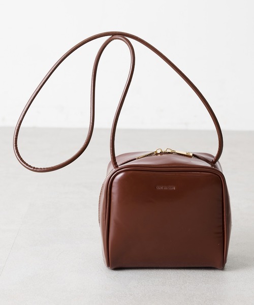 OLIVE des OLIVE（オリーブデオリーブ）の「キューブショルダーバッグ（ショルダーバッグ・レディース・オフホワイト/ブラック/ダークブラウン・FREE）」の11枚目の写真