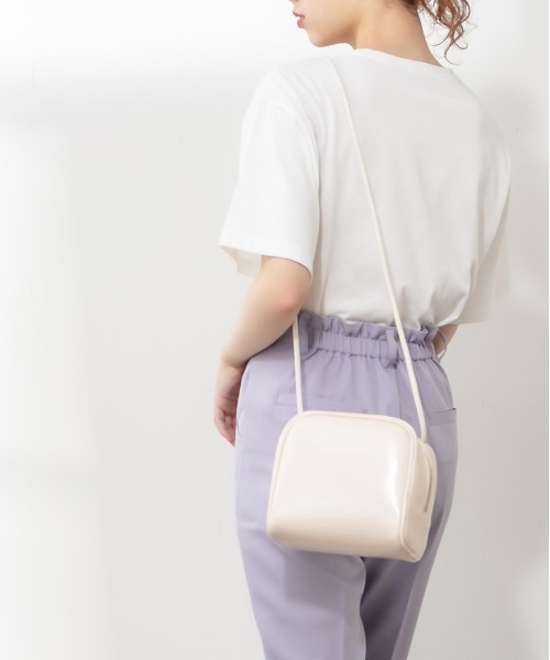 OLIVE des OLIVE（オリーブデオリーブ）の「キューブショルダーバッグ（ショルダーバッグ・レディース・オフホワイト/ブラック/ダークブラウン・FREE）」の20枚目の写真