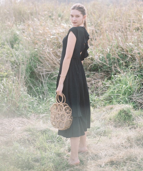 Eau カミーユオー のファッション ワンピース セール バックラッフルデザインワンピース ワンピース Camille