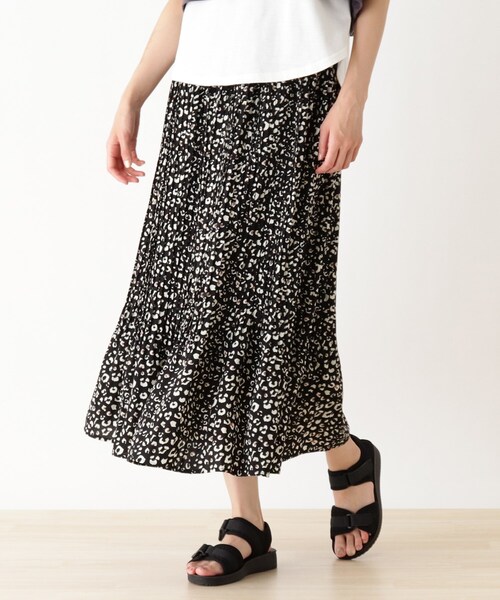 Cutie Blonde（キューティーブロンド）の「◆アニマル柄アソートプリーツスカート（スカート・レディース・ブラック系/ベージュ系/ブルー系・00）」の2枚目の写真