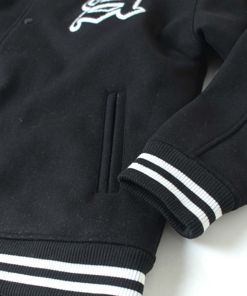 AVIREX（アヴィレックス）の「【直営店限定】スタジアムジャケット / STADIUM JACKET AVX / アヴィレックス / AVIREX（スタジャン・メンズ・ブラック・MEDIUM/LARGE）」の8枚目の写真