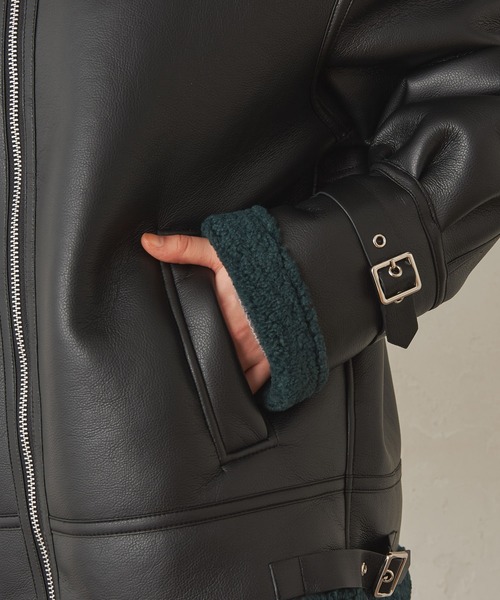 Lui's（ルイス）の「フェイクムートンB-3ジャケット（ミリタリージャケット・レディース・ダークブラウン/ブラック・FREE）」の6枚目の写真