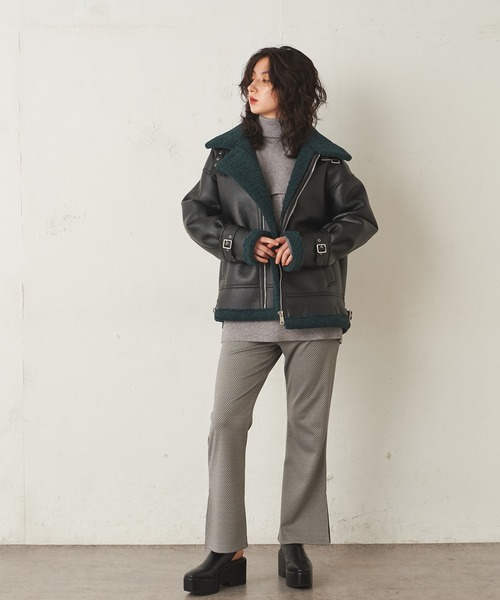 Lui's（ルイス）の「フェイクムートンB-3ジャケット（ミリタリージャケット・レディース・ダークブラウン/ブラック・FREE）」の11枚目の写真