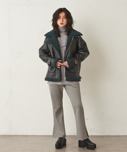 Lui's（ルイス）の「フェイクムートンB-3ジャケット（ミリタリージャケット・レディース・ダークブラウン/ブラック・FREE）」の5枚目の写真