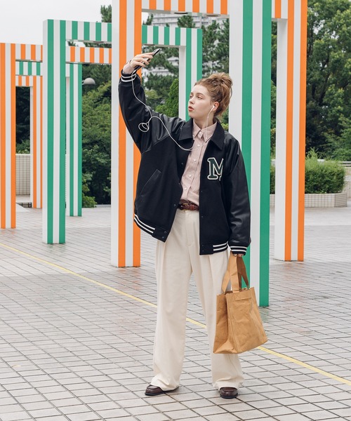 MUHET（ミュエータ）の「タイベックトートバッグ（トートバッグ・レディース・ベージュ・FREE）」の2枚目の写真