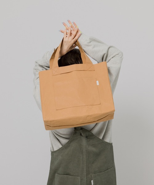 MUHET（ミュエータ）の「タイベックトートバッグ（トートバッグ・レディース・ベージュ・FREE）」の4枚目の写真