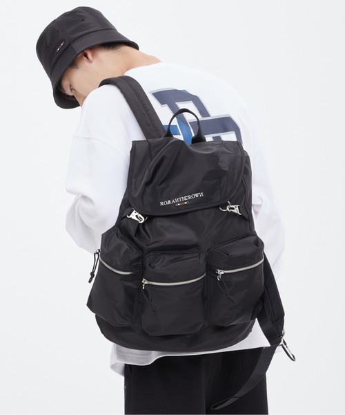 ROMANTIC CROWN（ロマンティッククラウン）の「【ROMANTIC CROWN】GLOSS MINIMAL BACKPACK / ロマンティッククラウン グロス ミニマル ナイロン バックパック（バックパック/リュック・メンズ・ブラック/カーキ・FREE）」の2枚目の写真