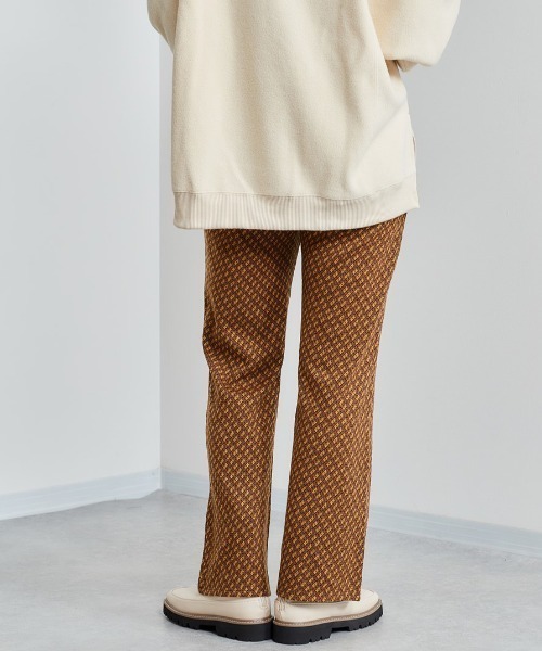 cepo（セポ）の「レトロジャガード柄 ニットフレアーパンツ（その他パンツ・レディース・ブラック/ブラウン・M）」の6枚目の写真