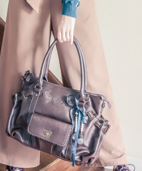 axes femme(アクシーズファム)の「サイドベルトポケットトート(トートバッグ・レディース・ブラウン/ベージュ/ブラック・MEDIUM)」の3枚目の写真