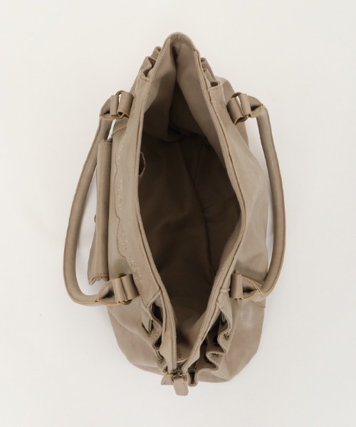 axes femme(アクシーズファム)の「サイドベルトポケットトート(トートバッグ・レディース・ブラウン/ベージュ/ブラック・MEDIUM)」の4枚目の写真