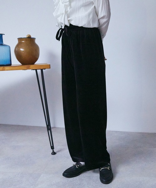 toucher du brise（トゥシェドブリーズ）の「【コーデュロイ風】ベロアウエストゴムワイドパンツ（その他パンツ・レディース・ブラック/ブラウン・M）」の5枚目の写真