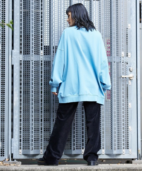 X-girl(エックスガール)の「CURSIVE LOGO OVERSIZED SWEAT TOP(スウェット・レディース・ライトブルー/ブラック/アッシュ・ONE SIZE)」の10枚目の写真