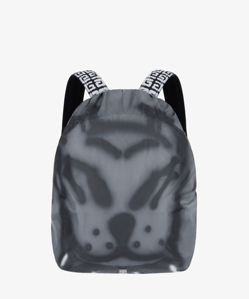 GIVENCHY(ジバンシイ)の「カバー付き タグエフェクト ドッグプリント エッセンシャル U バックパック(バックパック/リュック・メンズ・グレー・ONE SIZE)」の5枚目の写真