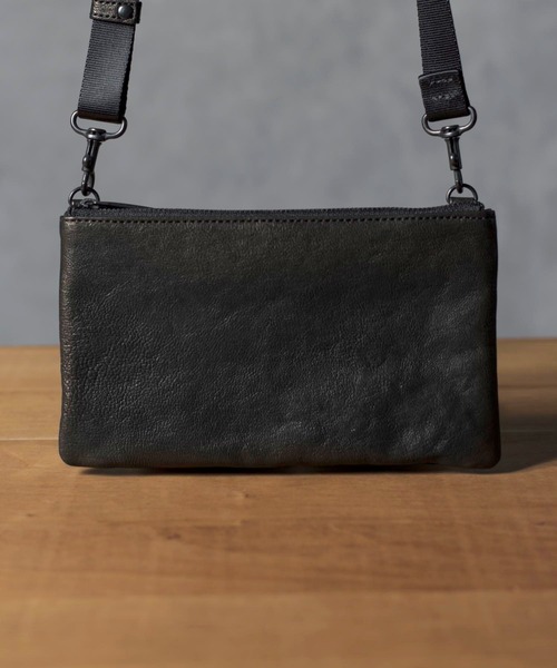 PATRICK STEPHAN（パトリックステファン）の「PATRICK STEPHAN パトリックステファン / Leather long wallet fold ’minimal' shine 2 ソフトシープスキンレザーロングウォレット ショルダーバッグ サコッシュ / 183ABG18（ショルダーバッグ・メンズ・ブラック×シルバー/ブラック×ブラック/グレー系その他/オリーブ/ライトブラウン・FREE）」の7枚目の写真