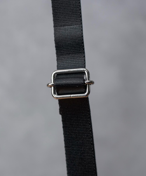 PATRICK STEPHAN（パトリックステファン）の「PATRICK STEPHAN パトリックステファン / Leather long wallet fold ’minimal' shine 2 ソフトシープスキンレザーロングウォレット ショルダーバッグ サコッシュ / 183ABG18（ショルダーバッグ・メンズ・ブラック×シルバー/ブラック×ブラック/グレー系その他/オリーブ/ライトブラウン・FREE）」の16枚目の写真