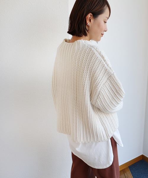 andme(アンドミー)の「ラーベン編みボトルネックニットトップス(ニット/セーター・レディース・ブラック/オフホワイト/ベージュ/レッド/ネイビー・M)」の14枚目の写真
