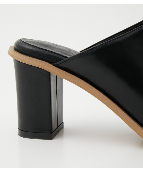AZUL by moussy(アズールバイマウジー)の「SQUARE TOE SABOT SANDAL/スクエアトーサボサンダル(サンダル・レディース・ベージュ系その他/ブラック・MEDIUM/LARGE/SMALL)」の7枚目の写真