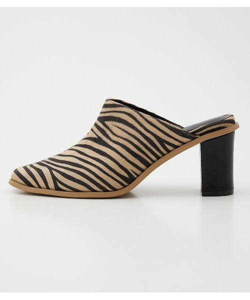 AZUL by moussy(アズールバイマウジー)の「SQUARE TOE SABOT SANDAL/スクエアトーサボサンダル(サンダル・レディース・ベージュ系その他/ブラック・MEDIUM/LARGE/SMALL)」の10枚目の写真