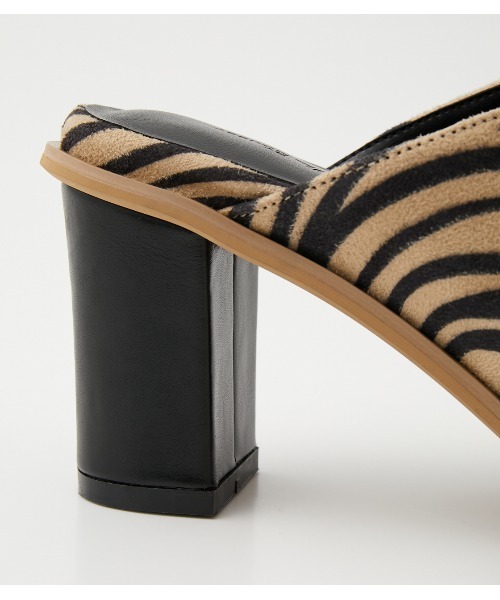 AZUL by moussy(アズールバイマウジー)の「SQUARE TOE SABOT SANDAL/スクエアトーサボサンダル(サンダル・レディース・ベージュ系その他/ブラック・MEDIUM/LARGE/SMALL)」の13枚目の写真